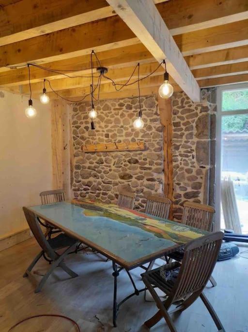 Villa La Grange De La Gratade à Rochefort-Montagne Extérieur photo