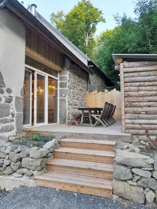 Villa La Grange De La Gratade à Rochefort-Montagne Extérieur photo